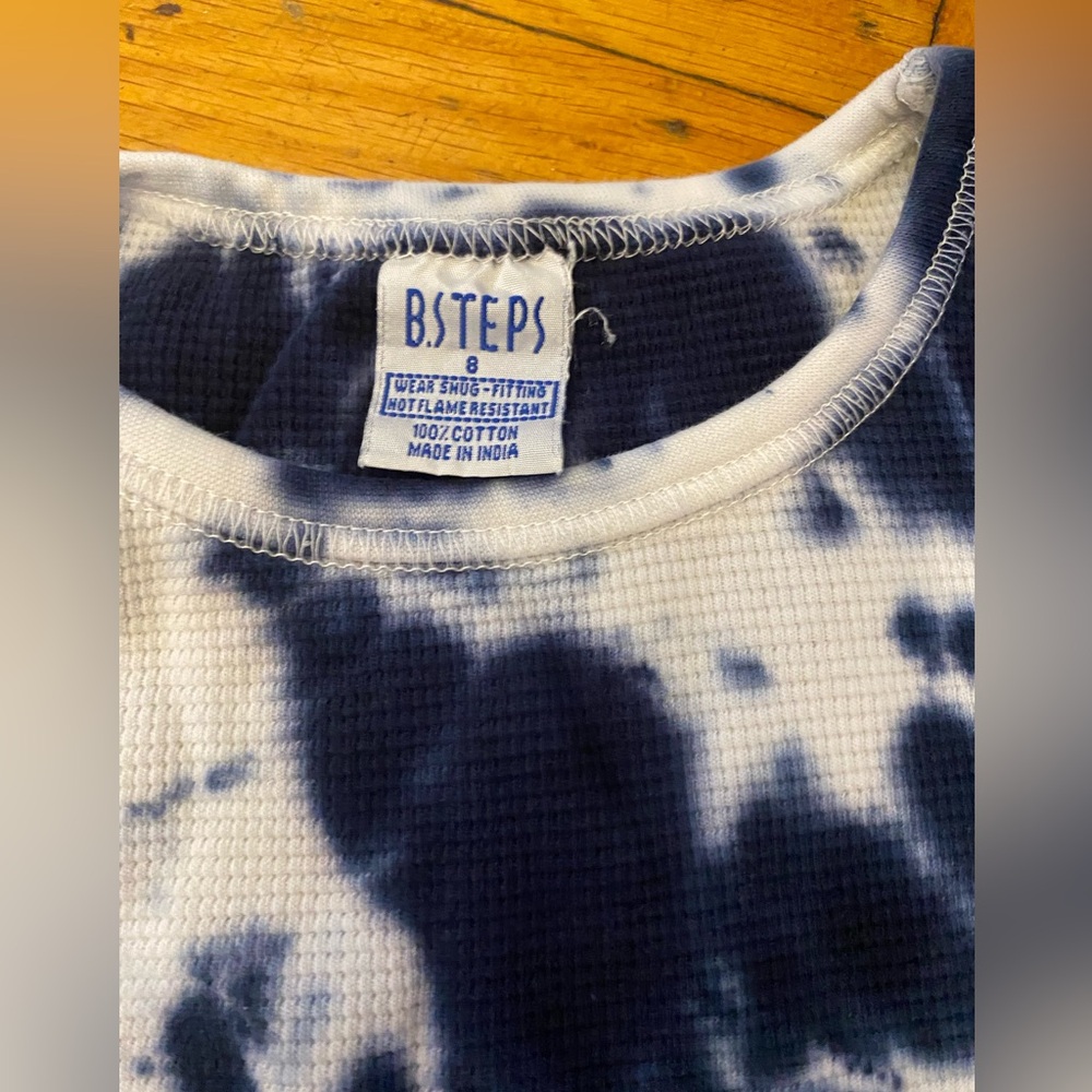 Unisex shirt great condition size 8